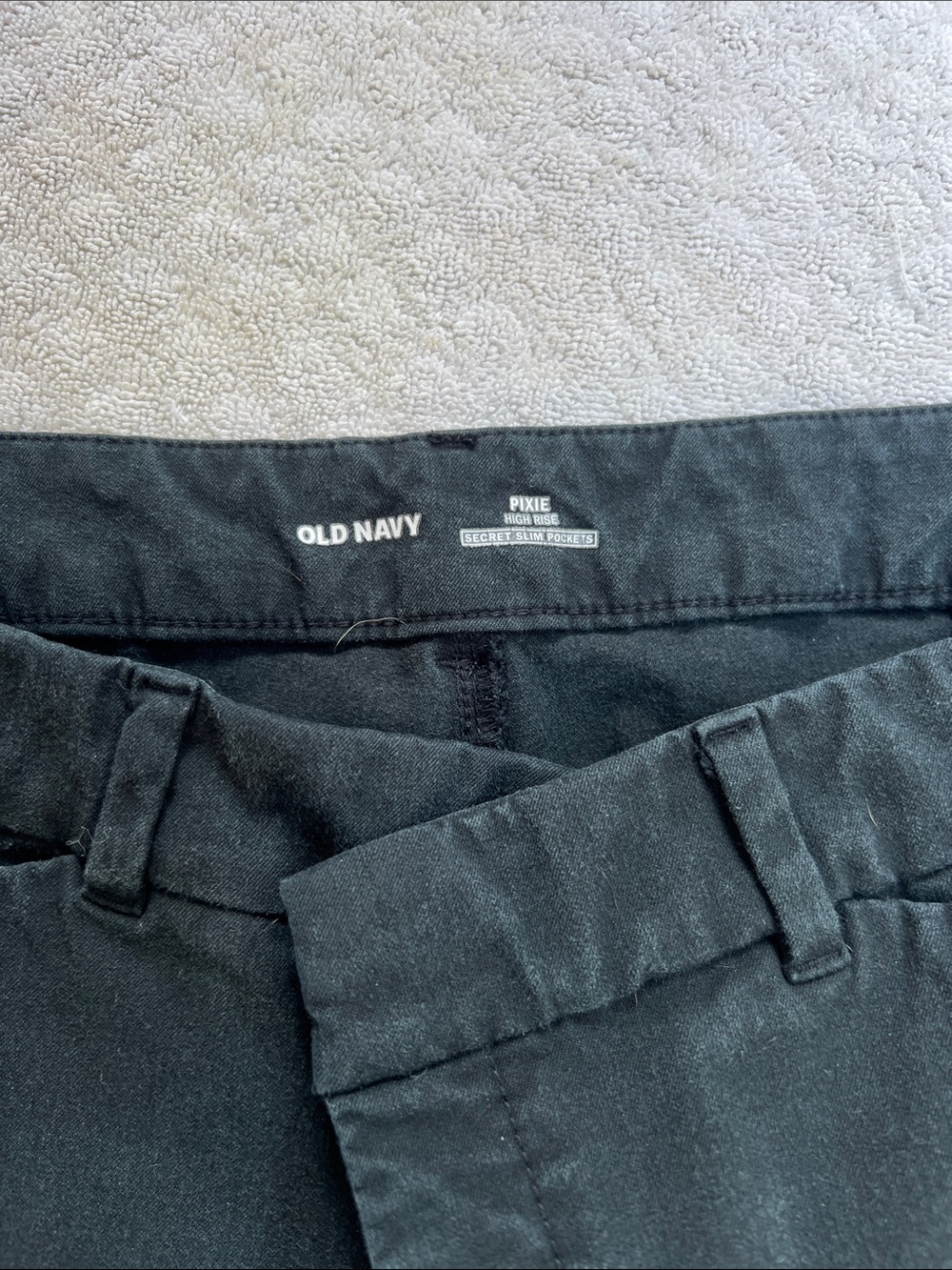 Old Navy Pixie Chino Pants in Black